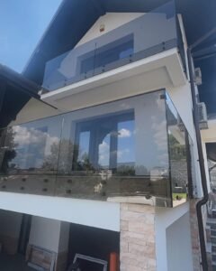 Balustradă din sticlă pentru balcon